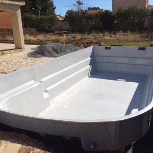 piscine-coque-polyester-clermont-lherault