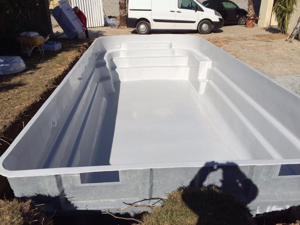 piscine-coque-polyester-clermont-lherault