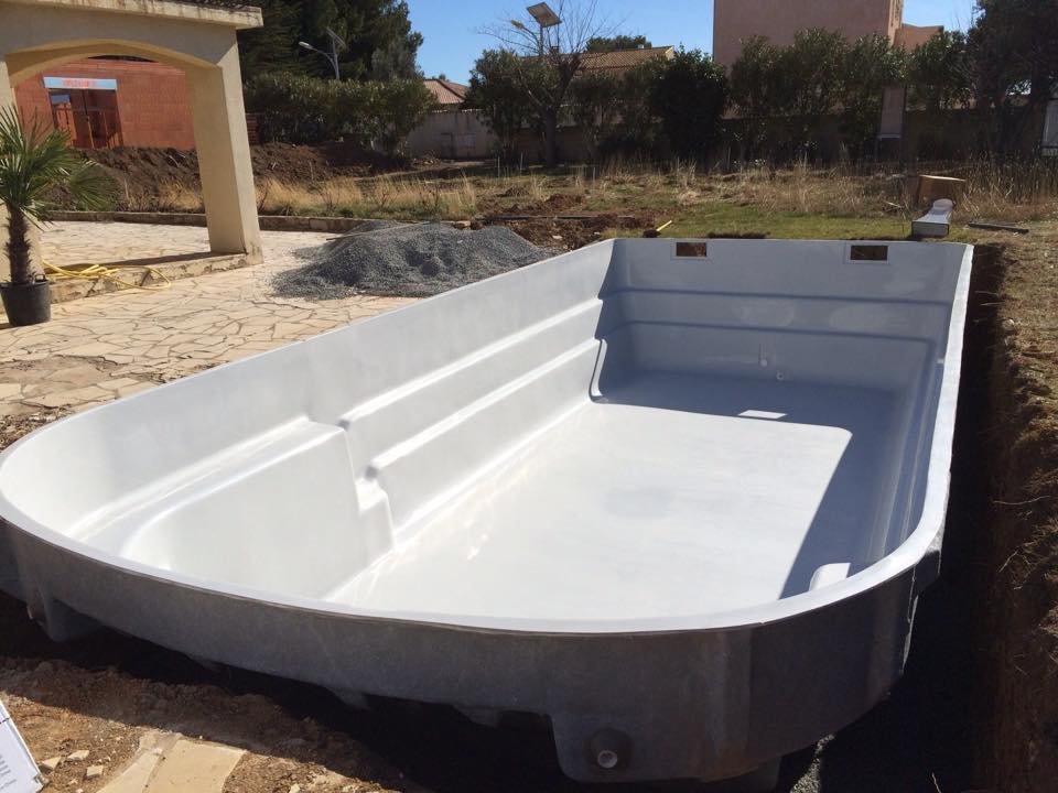 piscine-coque-polyester-clermont-lherault