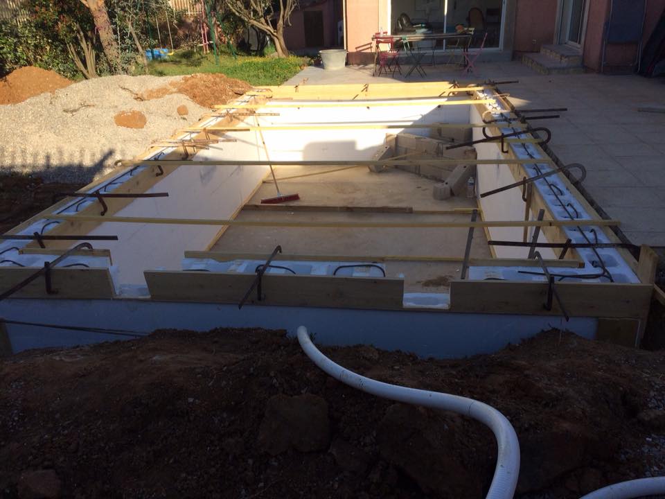 piscine-traditionnelle-beton-clermont-lherault