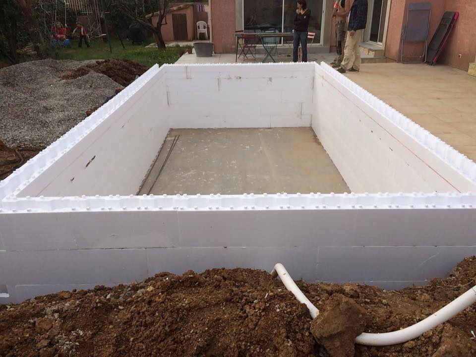 piscine-traditionnelle-beton-clermont-lherault